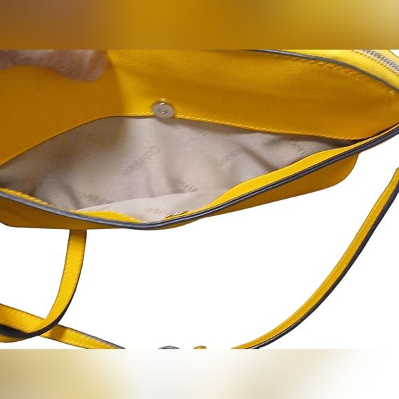 Calvin Klein - NWOT, Yellow Crossbody Bag, Adjustable Strap, Zippered Closure, - Picture 9 of 12